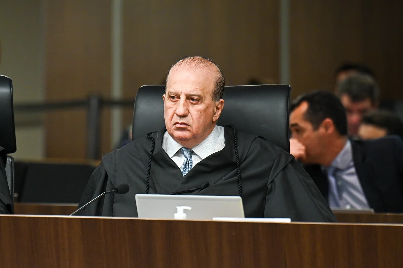 Ministro avalia adiar aposentadoria de dezembro e sair do TCU em 2027